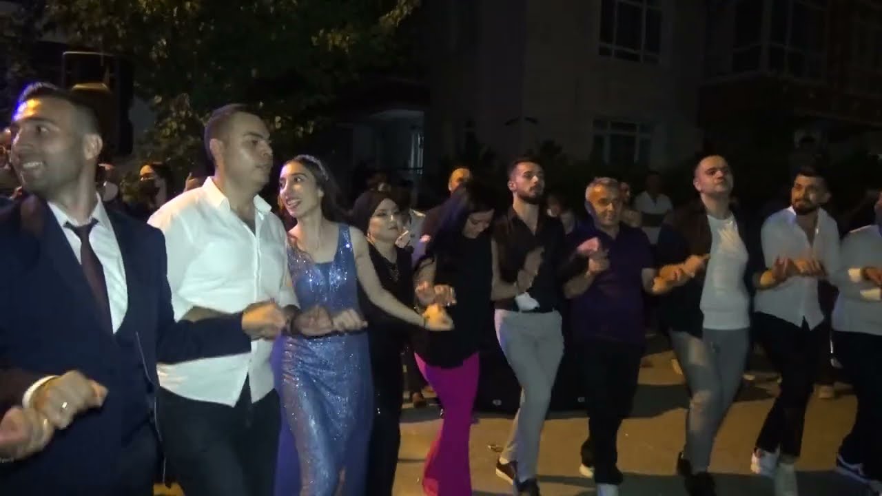 MİTİNG ALANI GİBİ DÜĞÜN MAŞALLAH