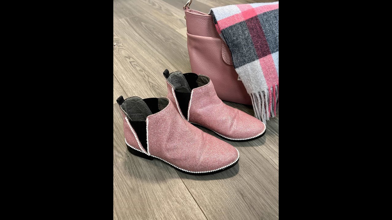 pink glitter boots, DIY glitter shoes, customizing shoes 
