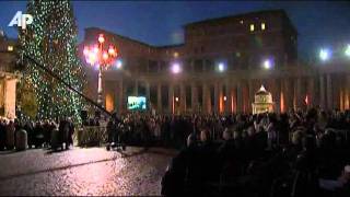 Raw Video: Nativity Scene Shines in Vatican City