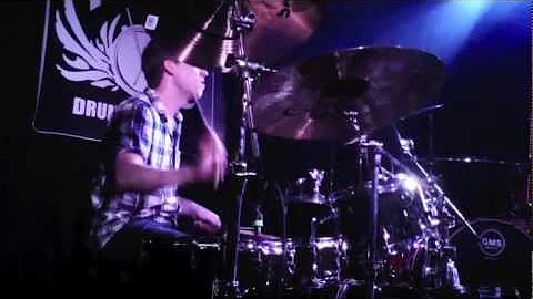 Mike Portnoy Vs. Billy Rymer at Drum Fight IX