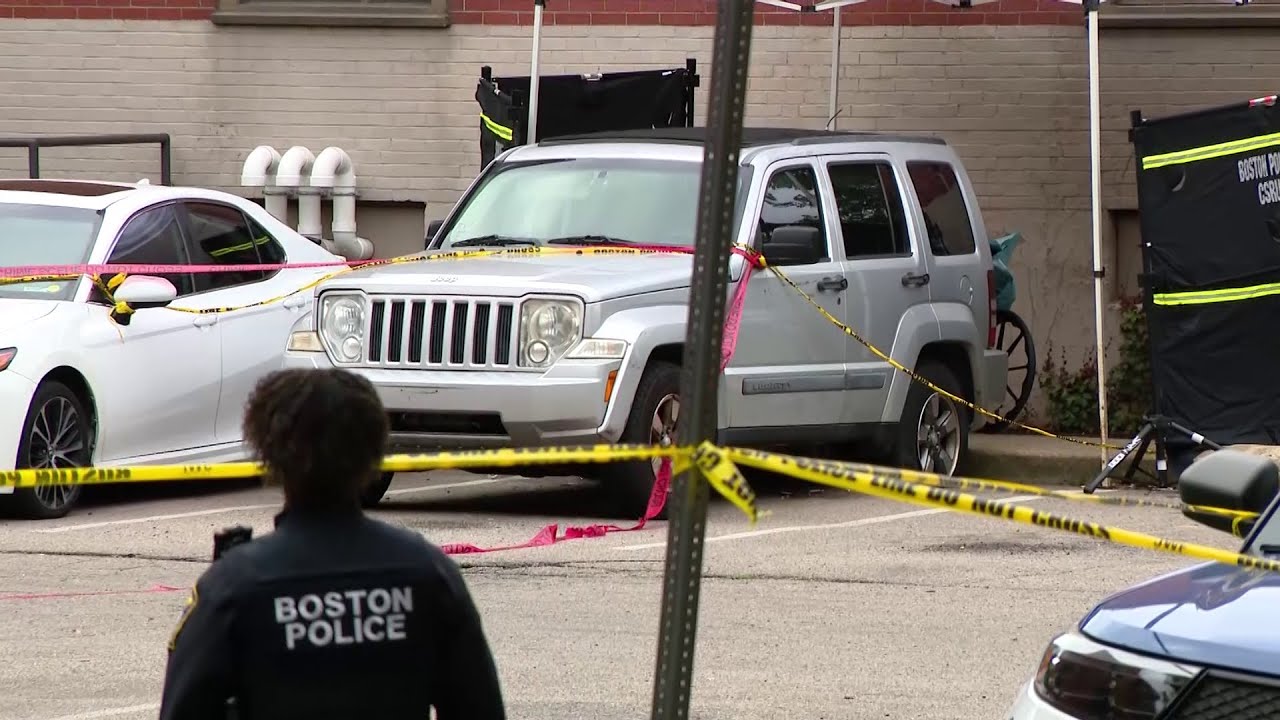 Boston police investigate suspicious death in Roxbury - YouTube