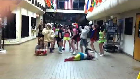 Harlem shake cheerleader style
