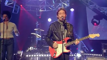 Chris Rea - Driving Home For Christmas - National Lottery Stars - 23rd December 2000