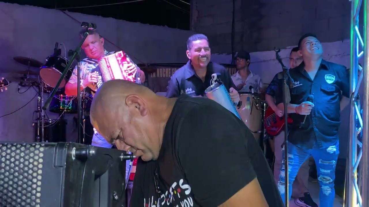 Lesly Santamaría/Linda Comarqueña 