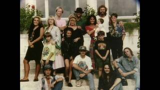 Bee Gees Sing with Family