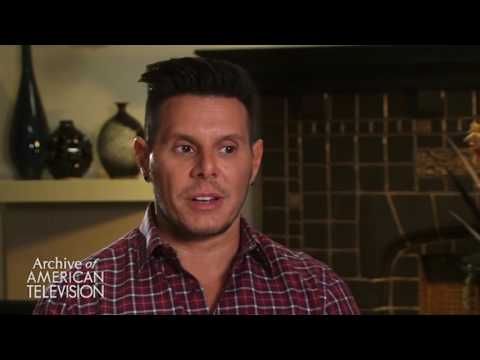 Writer Silvio Horta on how "Ugly Betty" was based on his own upbringing - EMMYTVLEGENDS.ORG