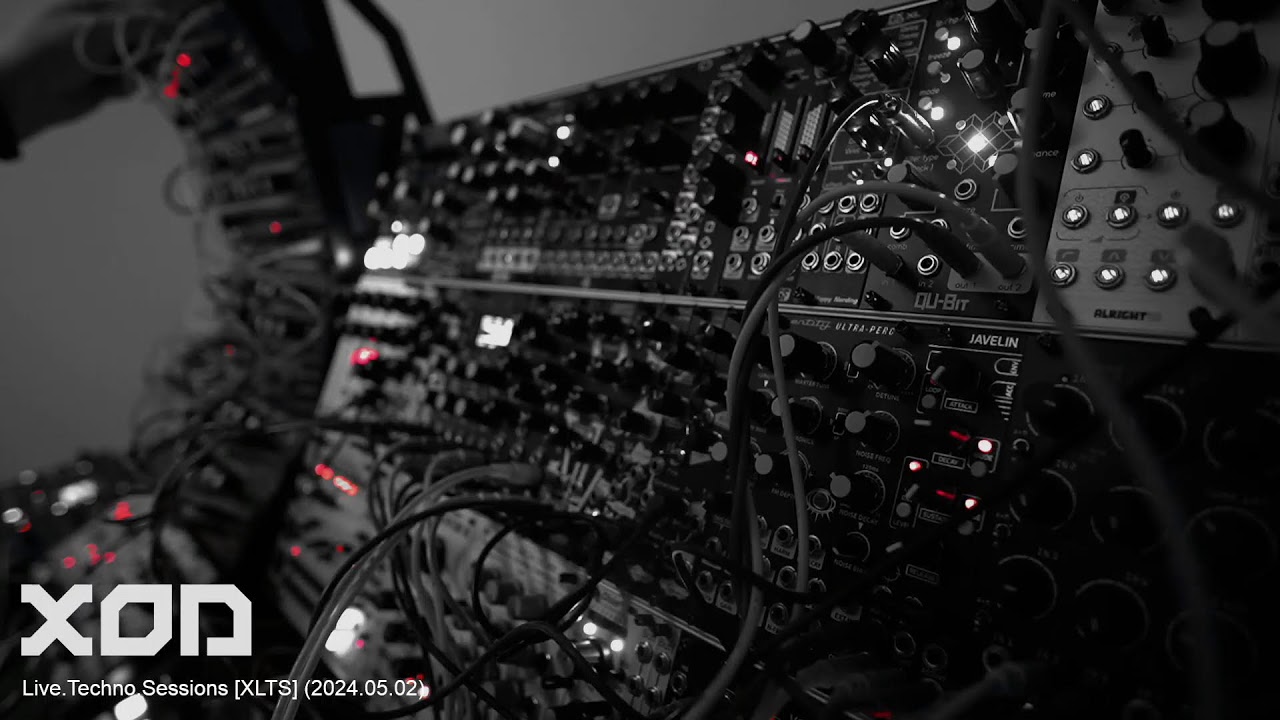 Moog Mother-32, DFAM, Subharmonicon, Jomox Modbase 09, Erica Sample Drum 