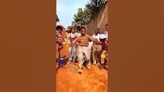 الضحكه اللي اميزت انا بيها خدتها الدنيا خلاص