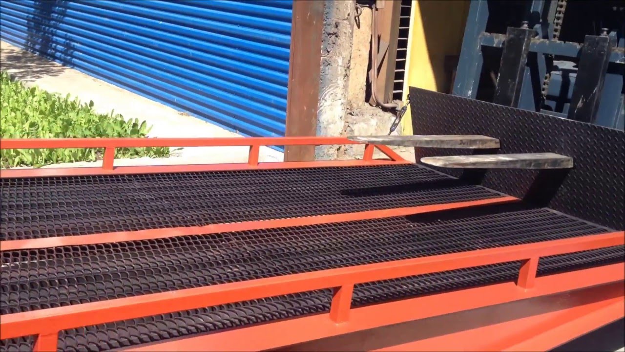 Мобильная рампа: как перемещается рампа по территории | How to move loading ramp by a fortklift