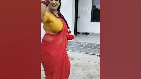 Nepali bhabhi extreme big boobs 😜😜 n navel dance 😘😘