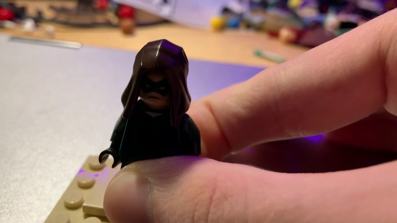 LEGO: CW: Arrow minifigure - Tribute