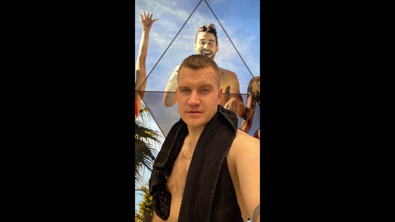 Отдыхаю после тренировки.