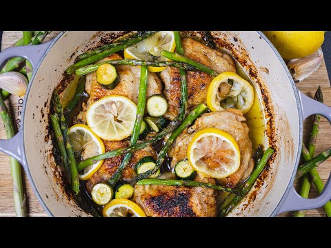 Delicious Mediterranean Chicken Recipe With Asparagus, Lemon, And Zucchini!