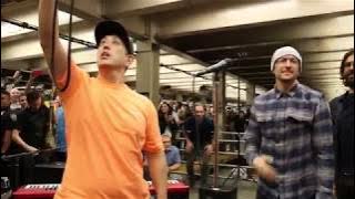 Linkin Park LIVE in Grand Central Station: 'In the End'