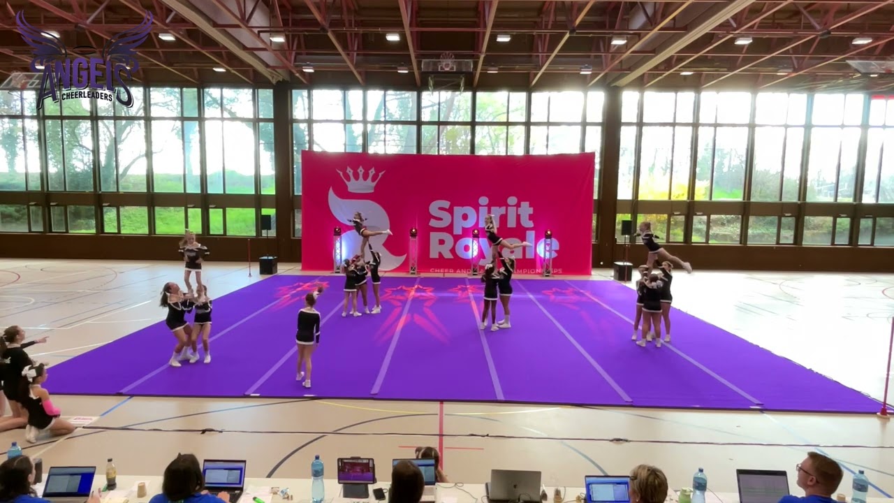 Angels Cheerleaders - Sunshine à Spirit Royale 2024 a Morges