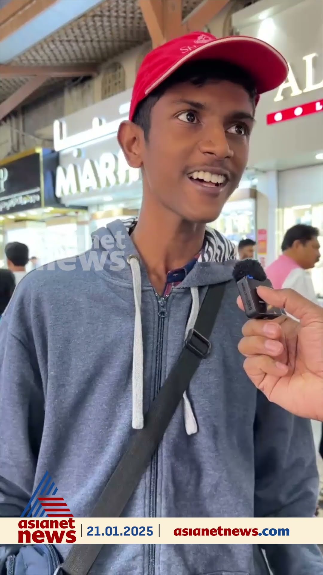 സ്വർണത്തിന്റെ കമനീയ ശേഖരം.  ദുബായ് ഗോൾഡ് സൂഖിനെ കുറിച്ച് പ്രൗഡ് ടു ബി ആൻ ഇന്ത്യൻ വിദ്യാർത്ഥികൾ