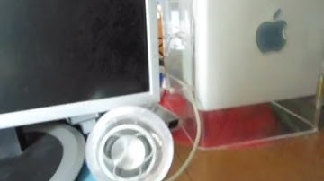 Apple Power Mac G4 CUBE dual-boot Mac OS 9.2 and Mac OS X 10.3