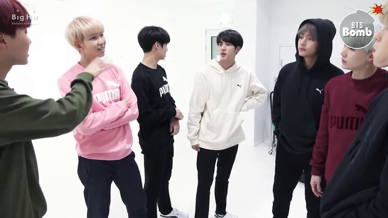 Dance \"GO GO\" BTS \\{°^•^°}/ танец \"ГОУ ГОУ\" группа БТС (БИТИЭС) - YouTube