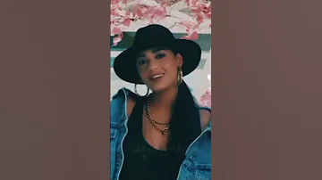 تصميم رحمة رياض وانتة من كد ماحلو 