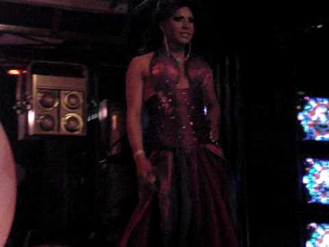 Miss Fausto 2010, Paula Edwards Traje de Noche Pre...