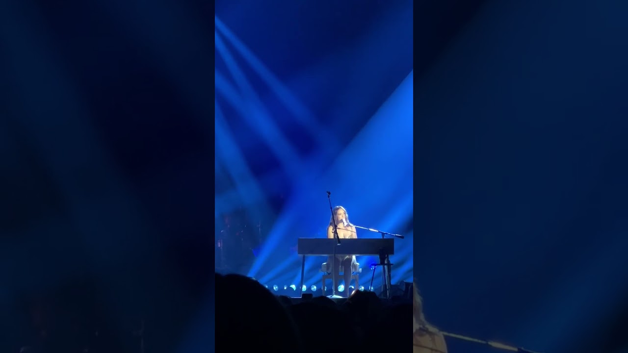 How I Get - Laufey (Live in Düsseldorf)