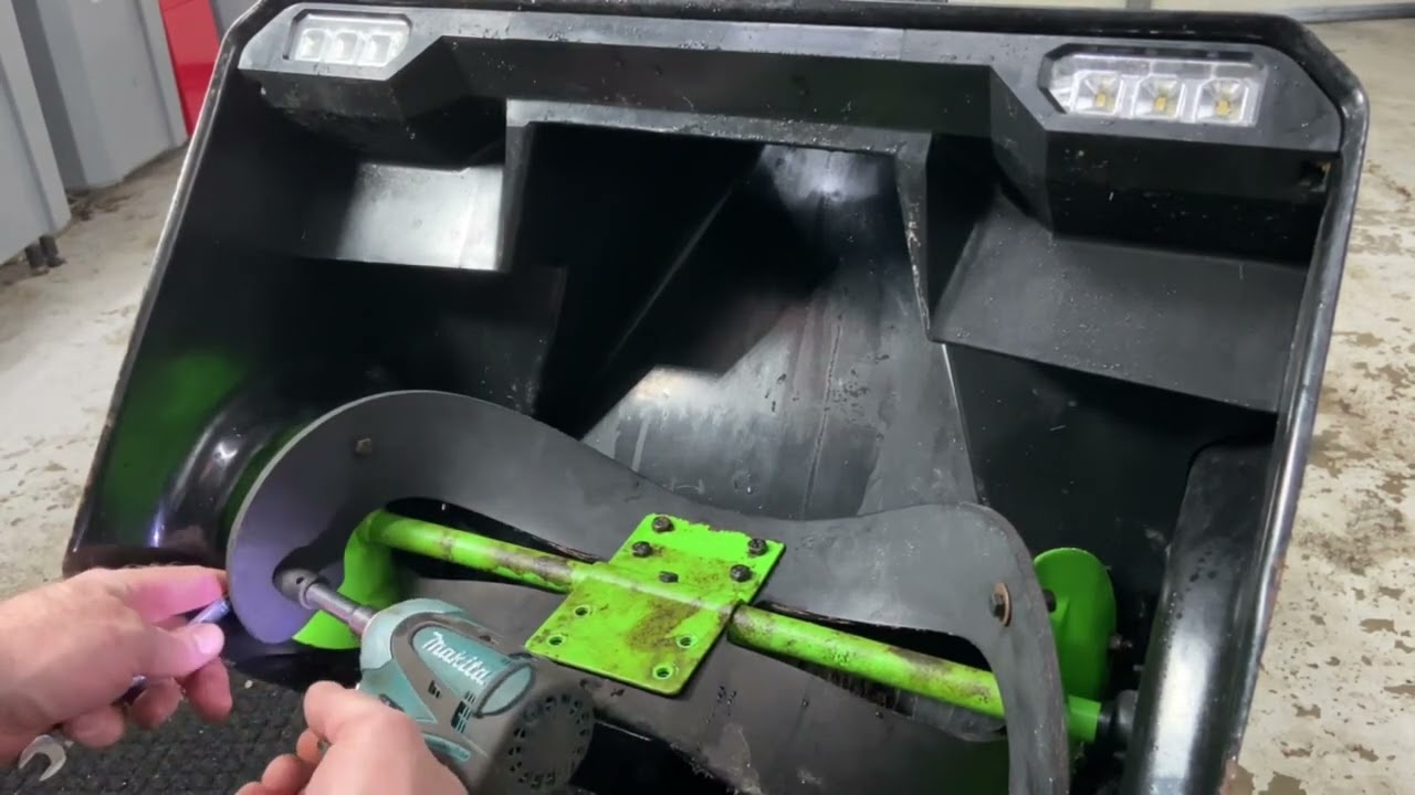 AOR How to replace the rubber paddles on a EGO SNT 2100 snow thrower