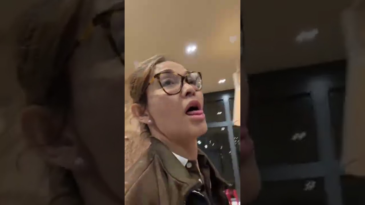 Bunda Corla Live kerja full... semangat sekali