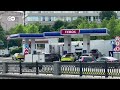 Россияне остаются без бензина. Почему власти говорят, что проблем нет?