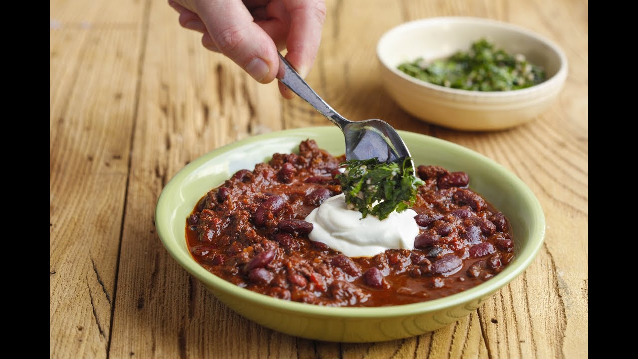 Homemade Chili Recipes: White Chicken Chili & Triple Pepper Beef and Beer Chili | Rachael Ray Show