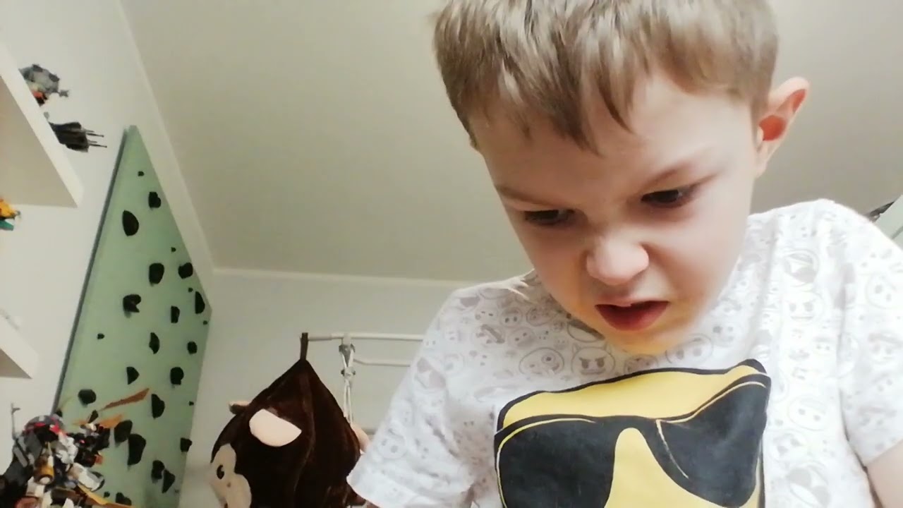 BUDUJĘ DOM Z KARTONU 