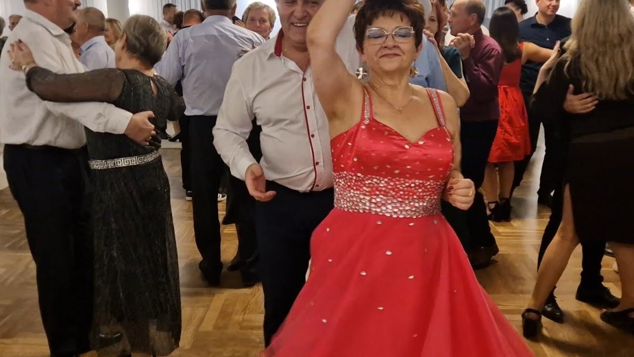 Nastrojowy walczyk - a na parkiecie nasi ulubieńcy!