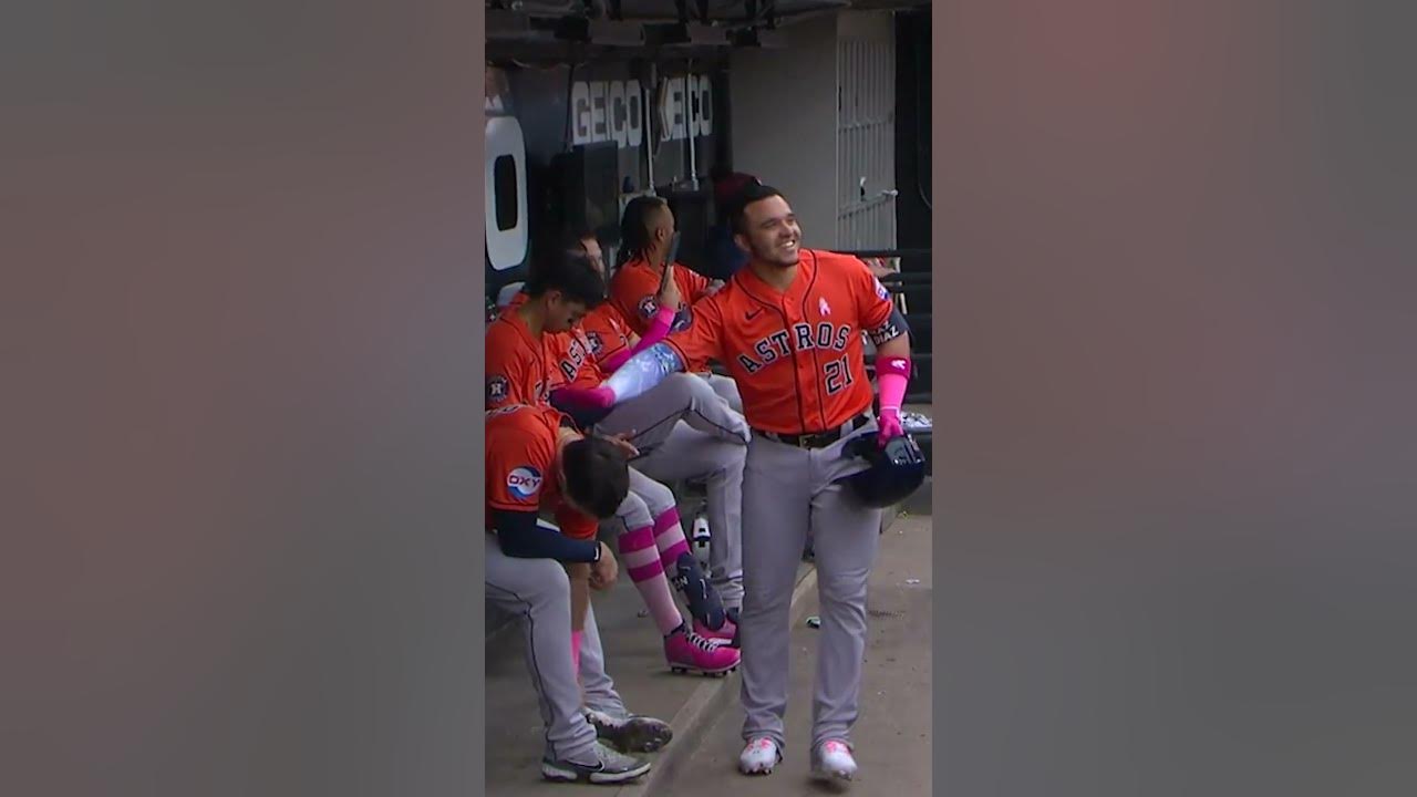 Astros dugout goes COMPLETELY SILENT after Yainer Diaz hits first career home run! 🤣🤣