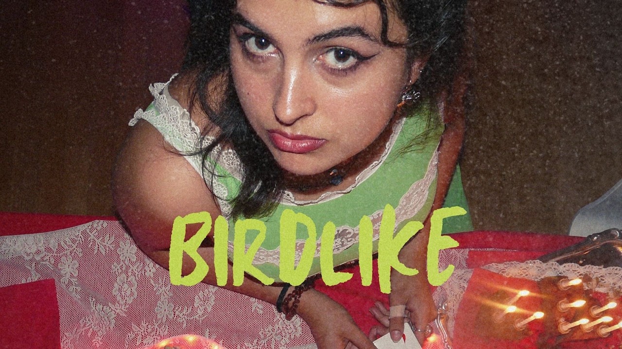Zoé Hammer encontra seu lugar no mundo com o álbum “Birdlike”