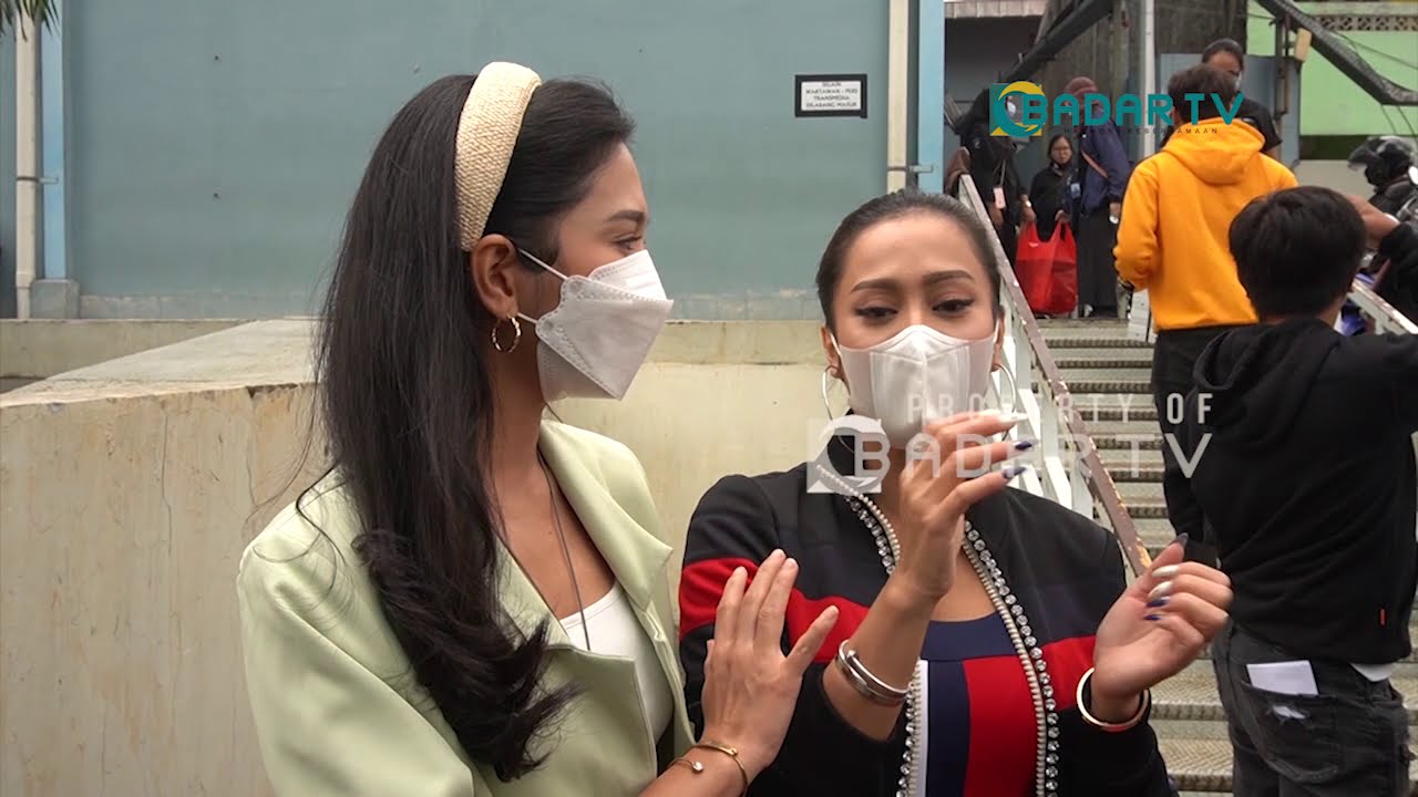 CERITA SELEBRITI | KEAKRABAN KAKAK BERADIK VICKY ZAINAL DAN BUNGA ZAINAL