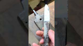 Couteau Basque,lame acier damas,manche en corne de brebis basque,forme datant de 1722 du Pays Basque