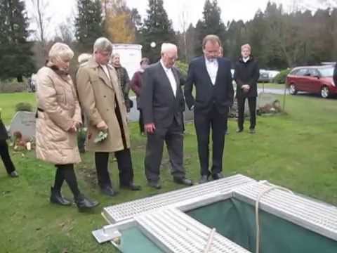 Video: Ljög Om Kungafamiljens Begravning - Alternativ Vy