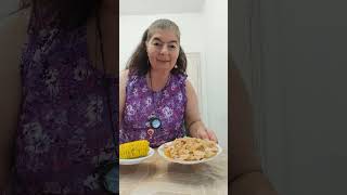 Зеле с месо 🐔🌽 царевица 🌽 ще хапна с кеф с вас приятели с хлябец! 🍞🍽️🥕🥗🍞🐔🐓🍺🍻🥕🍷🥳🥧🥓🌹🌷🍀🌲😘❤️💓🌽
