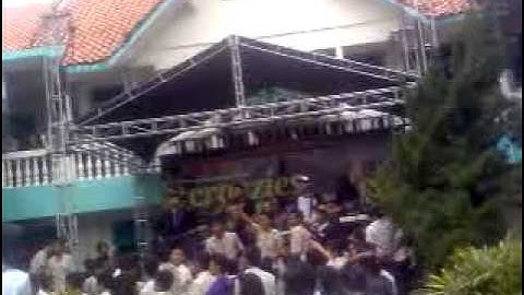 Wrong Way - si toying live @ SMA "Institut Indonesia".mp4