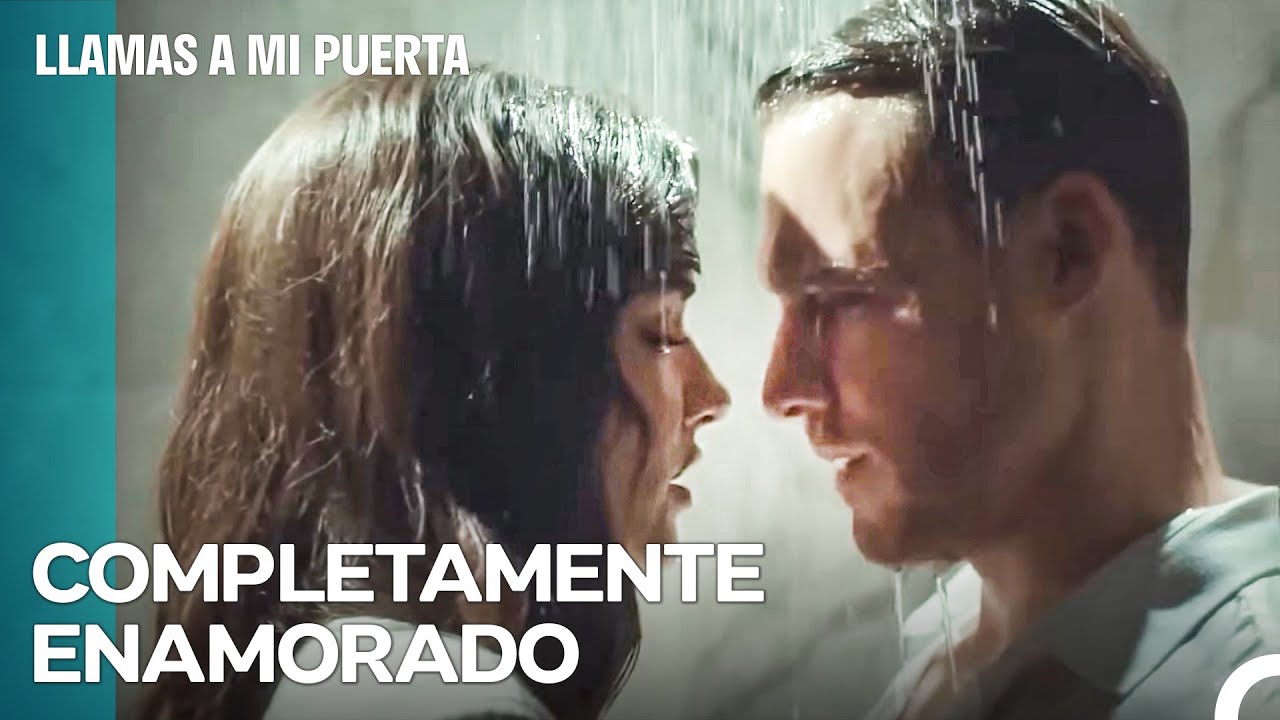 Un Encuentro Apasionado y Repentino en la Ducha - Llamas A Mi Puerta