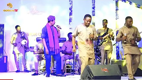 KING SUNNY ADE THRILLS ABUJA FANS WITH HIS MUSIC VIBES & HIS UNMATCHABLE LEG WORK AT DOKPESI@70