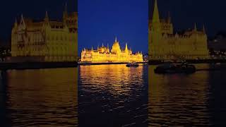 Budapest at Night: Evening Sail on the #DanubeRiver with #Avalon Waterways #budapest #danube