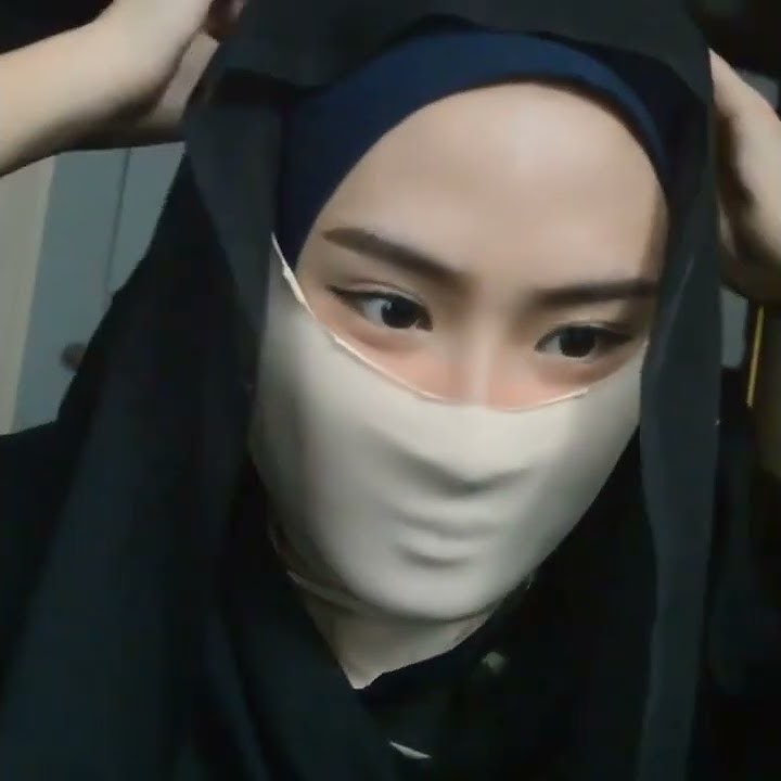 Cewek Ocean Pakai Masker Auto Mempesona