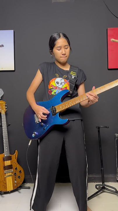 Avenged Sevenfold - Unholy Confessions cover guitar solo by Nene Royal
