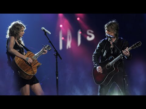 Taylor Swift - Iris (Live at Madison Square Garden with John Rzeznik)