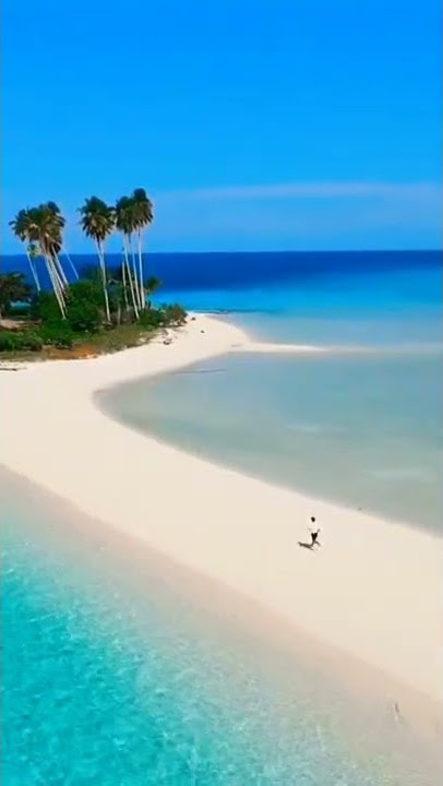 PANTAI PASIR LOMBOK TIMUR