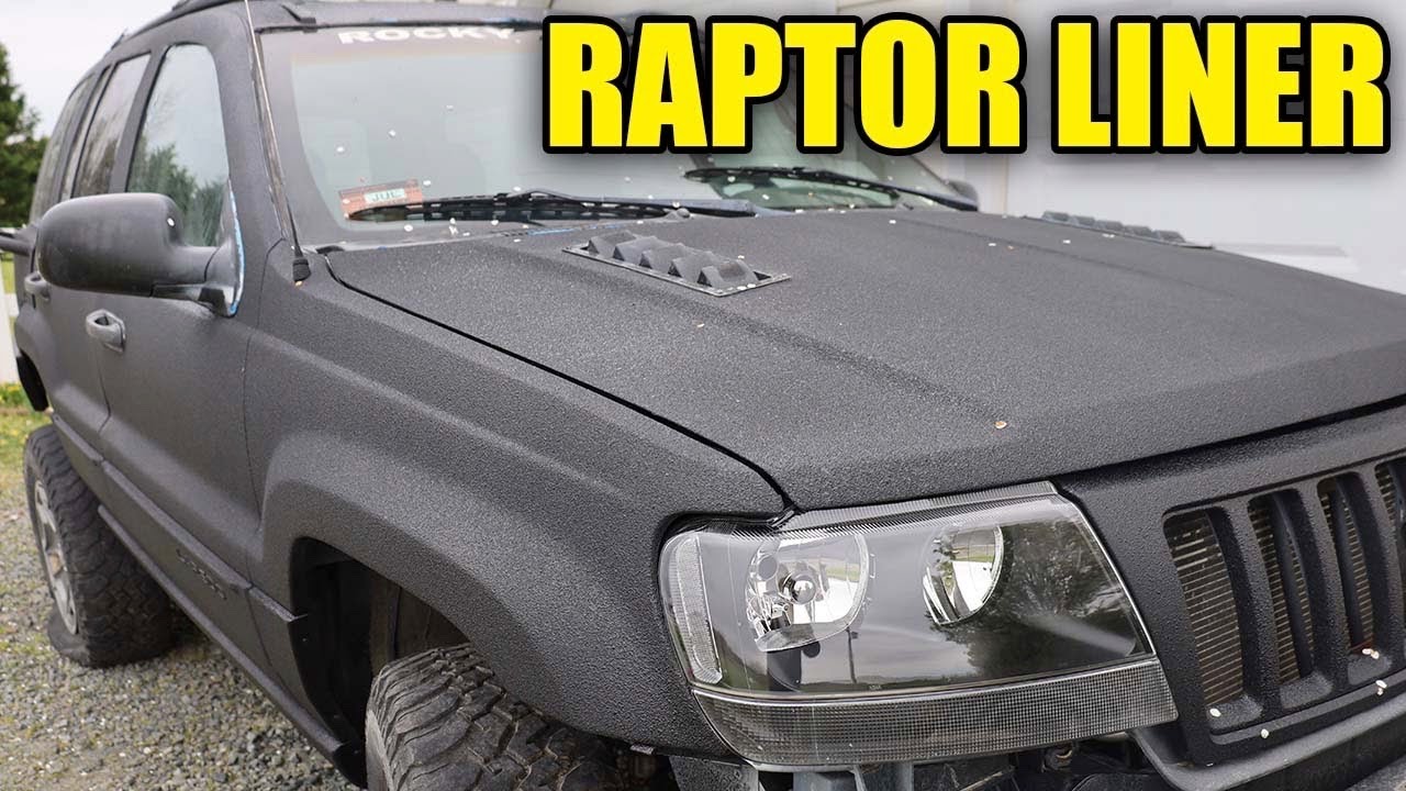 Jeep avec peinture spéciale nommée raptor/LINE X (engins de