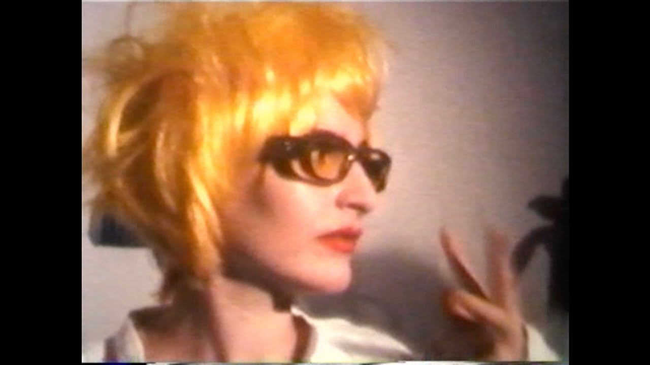 1998 "Plastic Man" by ZIA (raw cut) auf YouTube ansehen 1998 "Plastic Man" by ZIA (raw cut) auf YouTube ansehen