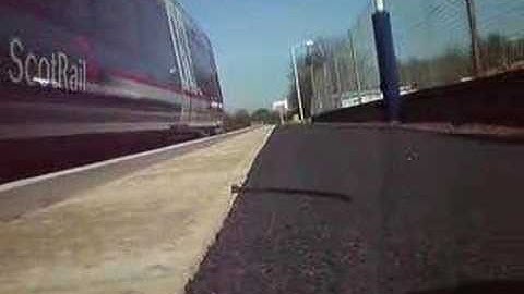 170 422 At Uphall (Tripod Test)