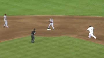 CIN@MIA: Cozart, Negron team up to turn double play
