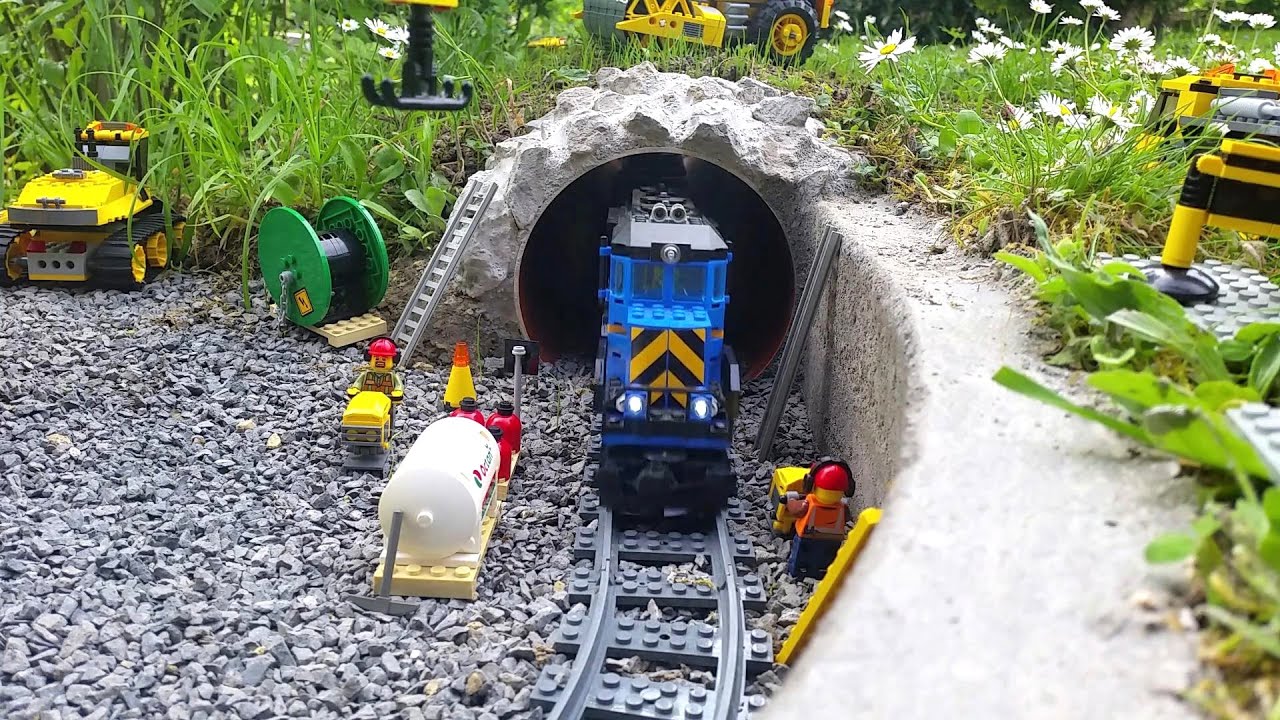 LEGO Construction Throwback:  How the Lego Workers have build a Lego Railroad into the Nature